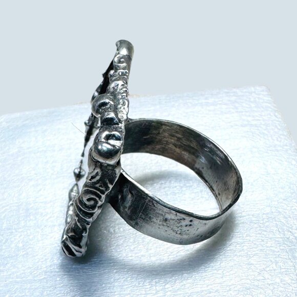 Handcrafted Artisan Silver & Glass Statement Ring Abstract Woman Portrait Design - Picture 7 of 17